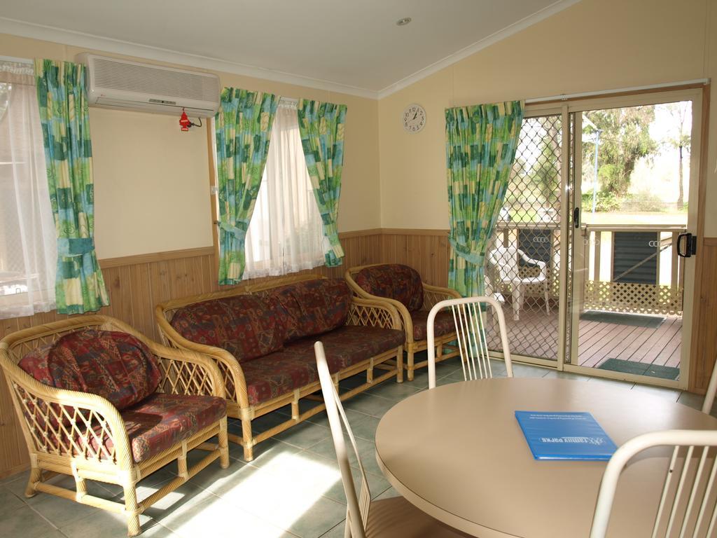Cowra Holiday Park Стая снимка