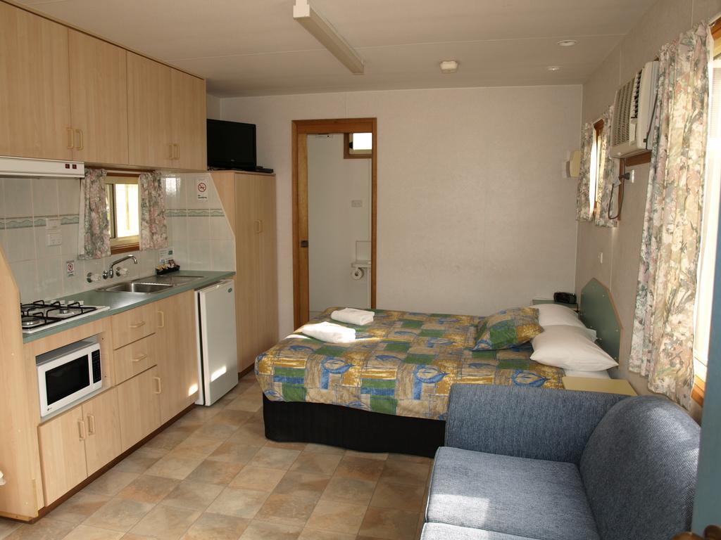 Cowra Holiday Park Стая снимка