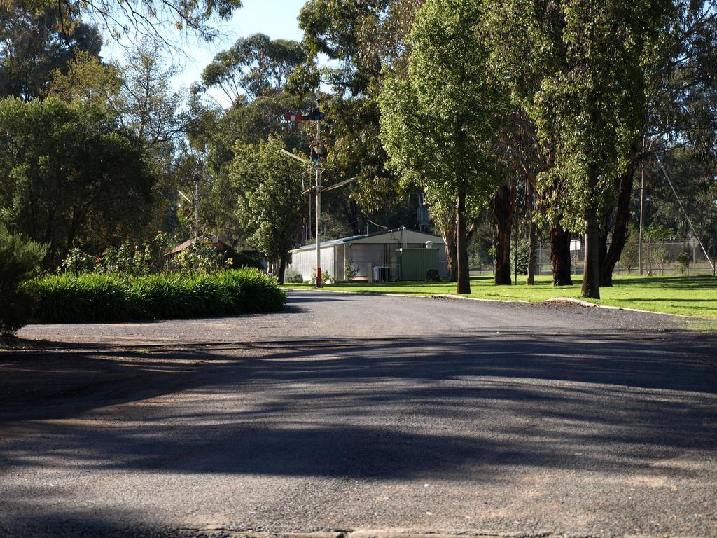 Cowra Holiday Park Екстериор снимка