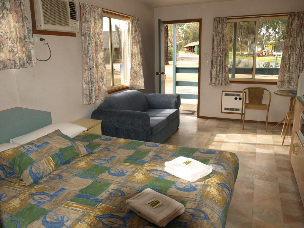 Cowra Holiday Park Стая снимка